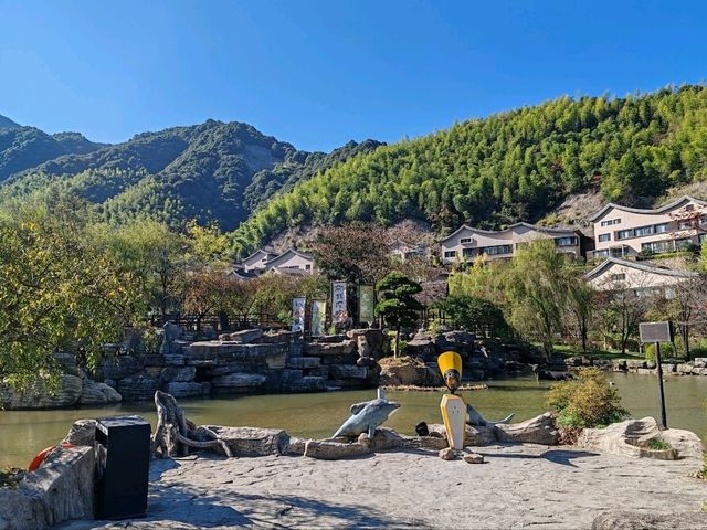 A Mountain Retreat Shrouded by Bamboo