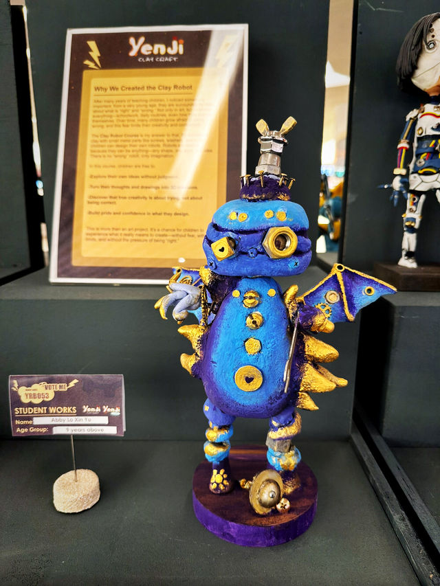 Imagination in Motion: Yenji Clay Robot at One Utama Imagination in Motion: Yenji Clay Robot at One Utama