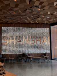 상하이의 압도적인 규모의 스타벅스에서 바, 로스터리등 특별함을 경험하세요