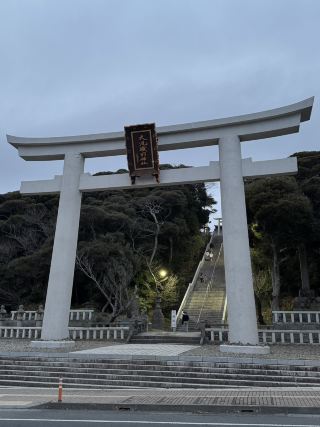 해변의 신에게 가는 관문: 목요일 도리이 ⛩️