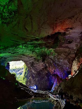 This Limestone Karst Baimo Cave, Guangxi 👀✨