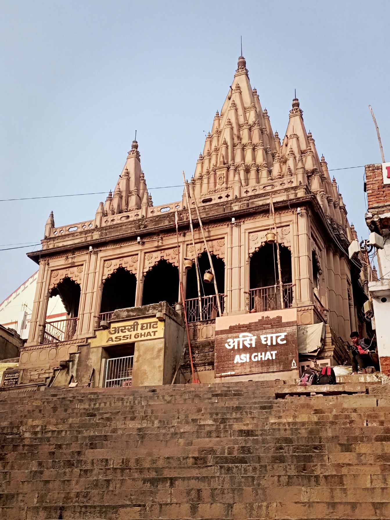 Varanasi, thành phố bên bờ sông Hằng, tràn đầy niềm tin và một lối sống độc đáo.