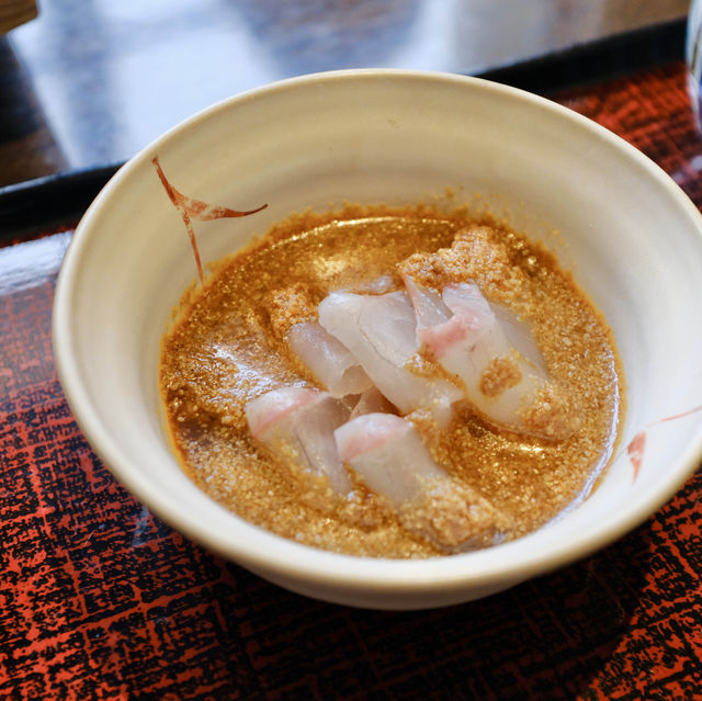 기와장에 소바를 올려주는 특이한 기타큐슈 맛집 - 기와소바 타카세