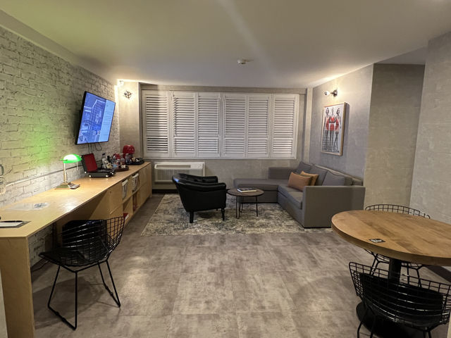 Chic and Stylish Stay at The Anndore House, Toronto 🇨🇦