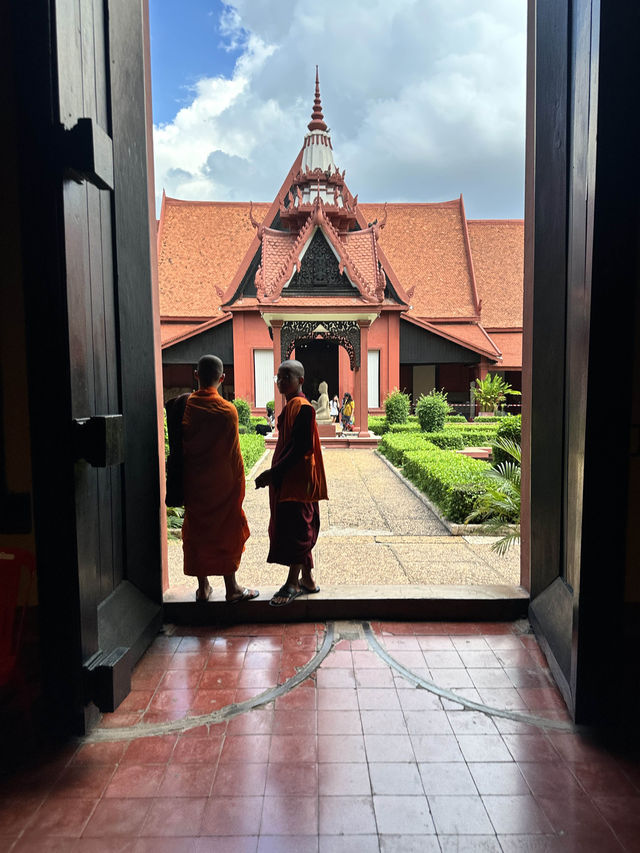 As Good As Free! The Super Cheap National Museum of Cambodia 🇰🇭 