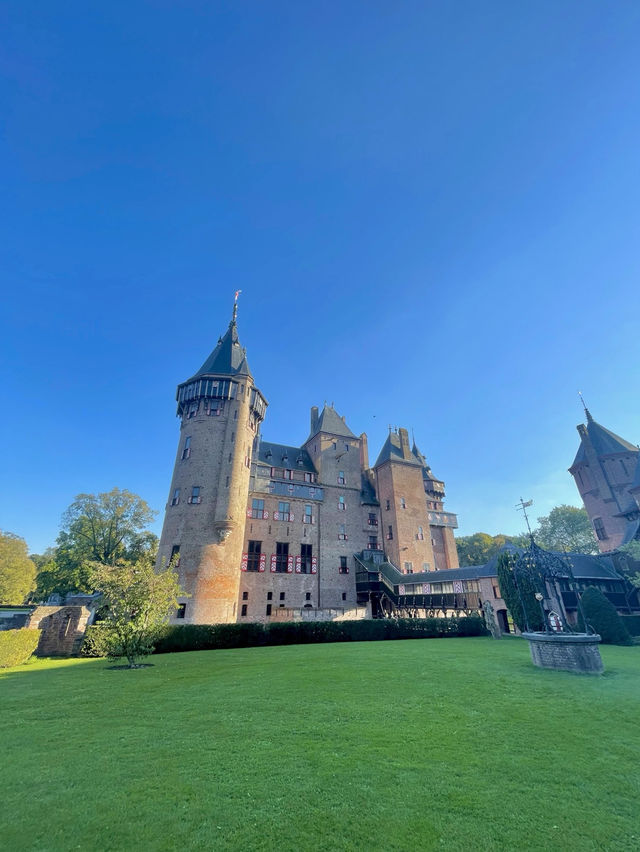 【オランダ🇳🇱】湖に囲まれた幻想的なデ・ハール城、ユトレヒトの隠れた名所🏰🤍