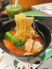 老字號車仔麵🍜一定要試招牌咖哩辣醬～