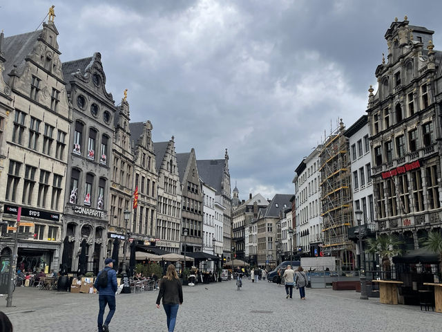 Discovering Antwerp + Hidden Foodie Gem: Noung Inle!
