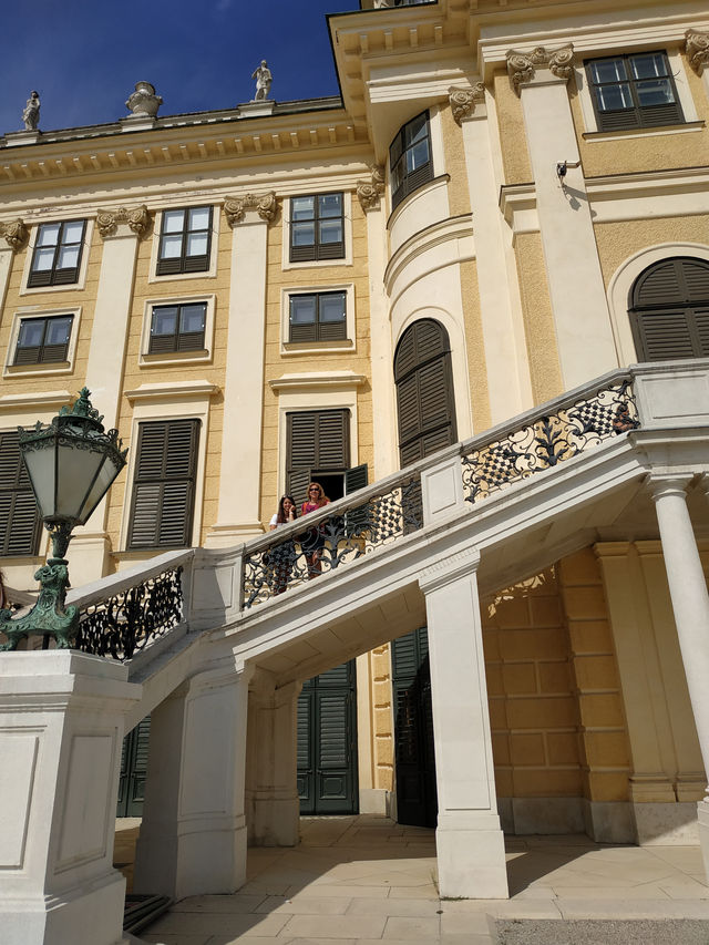 👑 Feel Like Royalty at Schönbrunn – The Perfect Morning in Vienna ✨🏰