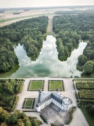 🏰✨ Château de Rambouillet: A Royal Retreat of Elegance and Nature ✨🏰    