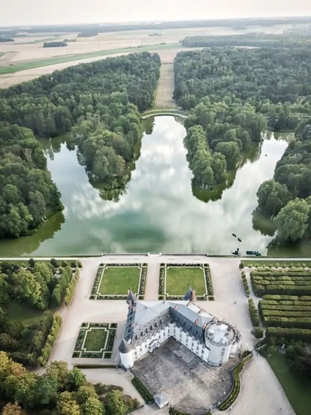 🏰✨ Château de Rambouillet: A Royal Retreat of Elegance and Nature ✨🏰    