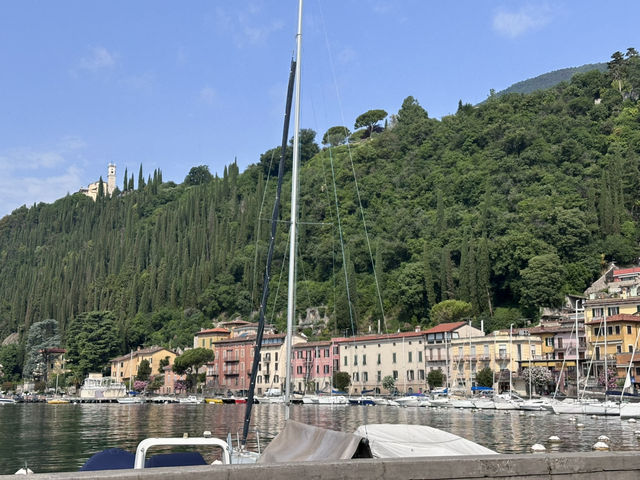 🌊 Lake Garda – Italy’s Breathtaking Escape Between Mountains and Water! 🇮🇹✨