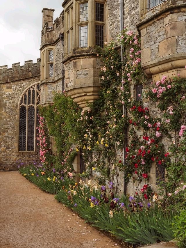 🏰 Haddon Hall – A Timeless Medieval Treasure in the Peak District