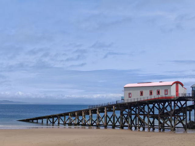 Seaside Colours and Castle Views: A Day in Tenby