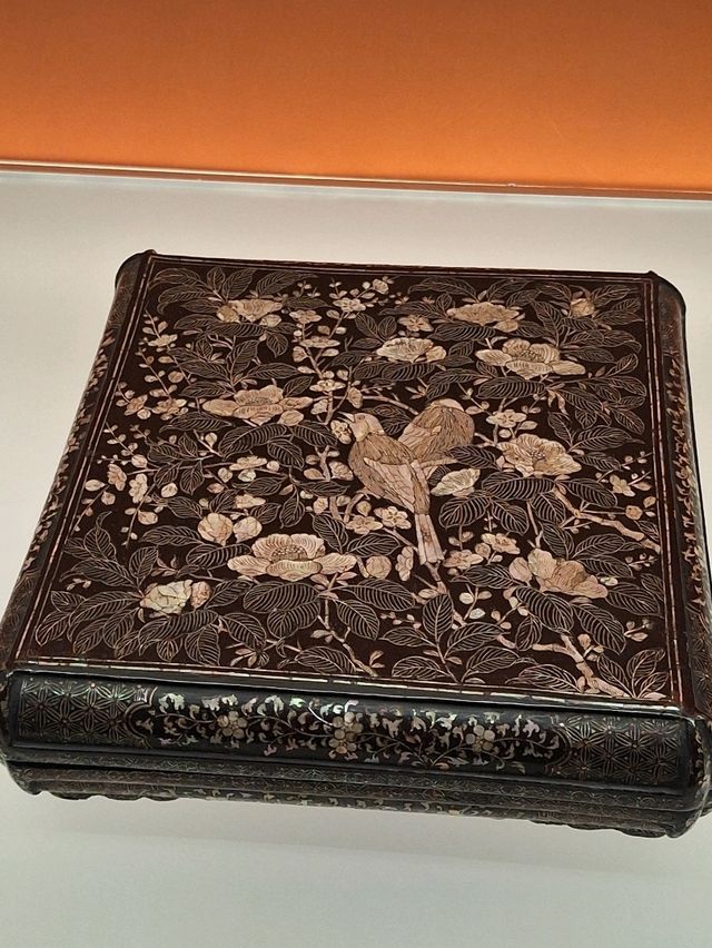 Шанхайский музей на Народной площади Шанхайский музей на Народной площади