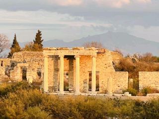 ミレトス古代都市を発見する: 時を超えた歴史への賛歌 🌞🏛️