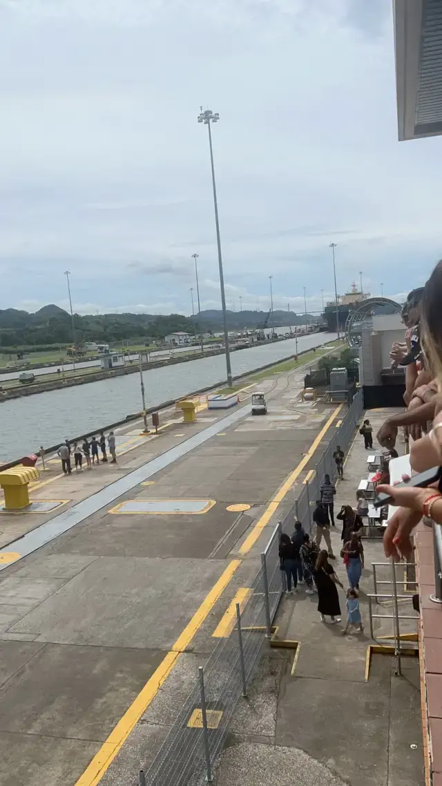 Time Lapse of ship crossing the Panama Canal