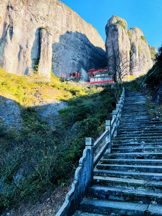 羊角洞這座山頭上全是道觀，仙氣飄飄