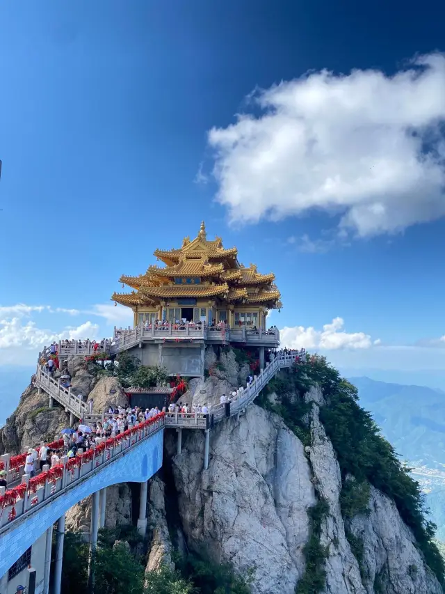 Luoyang | Laojun Mountain is a must-visit during the Mid-Autumn Festival and National Day. 