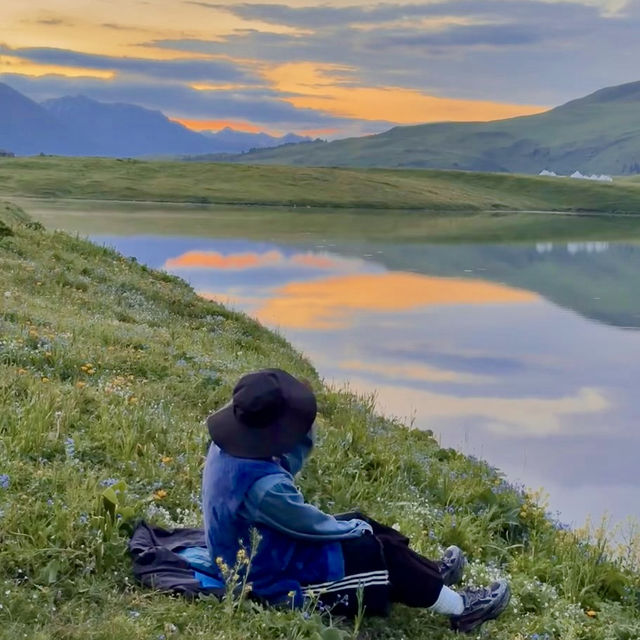 Morning glow of Lake Sairim was beautiful enough until Sunrise.