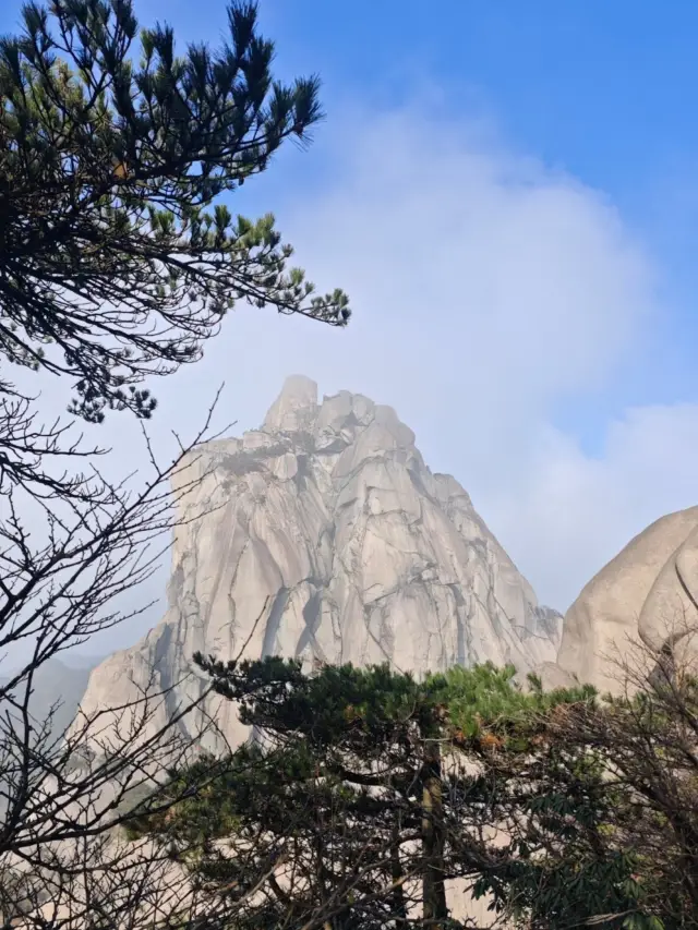 A hidden fairyland more worth visiting than Huangshan Mountain. 