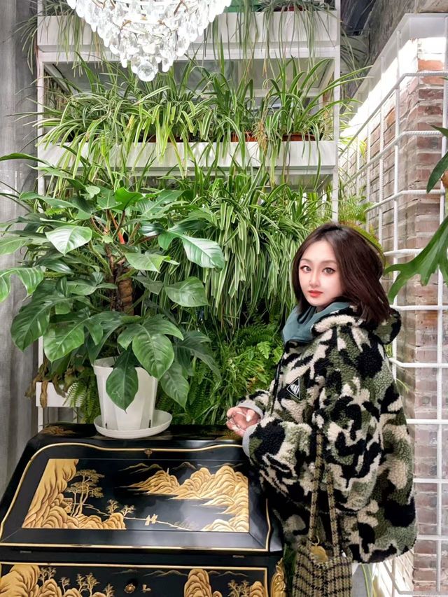 天津專門製作黑椒炒蟹的餐廳，裝修風格非常時尚