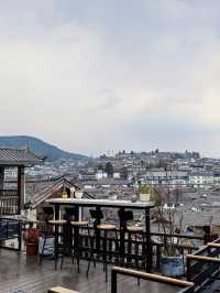住在麗江古城看日出