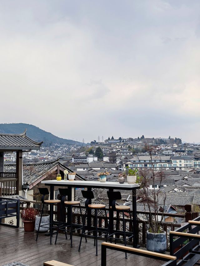 住在麗江古城看日出