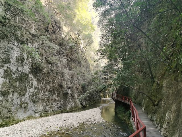 中壩大峽谷天然氧吧  陝西石泉縣遊