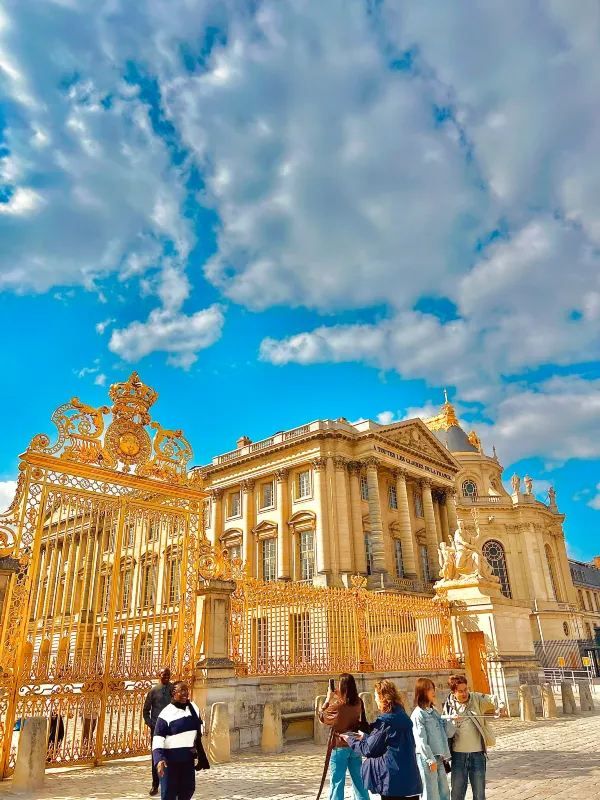 Explore Versailles Palace in One Day