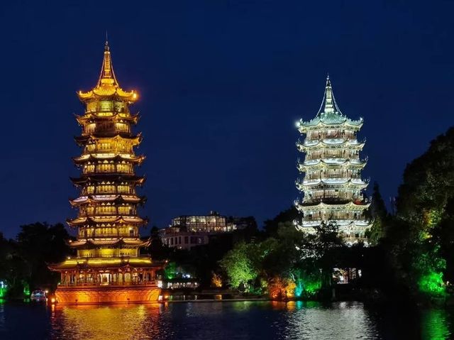 桂林日月雙塔｜闖入絕美夜景畫卷，真係靚到癲啊！
