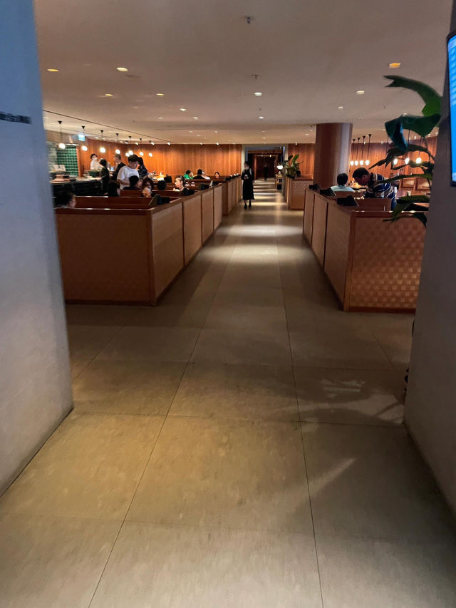 香港機場國泰三大貴賓室大評比！附超全攻略✨ 
