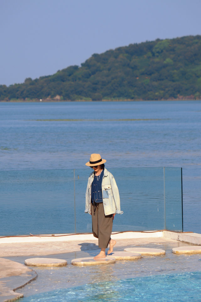 夏日炎炎，解鎖無邊際泳池嘅絕美POSE，湖景民宿