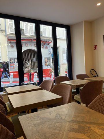 Must-Stay at Hotel des Artes Montmartre! Must-Stay at Hotel des Artes Montmartre!