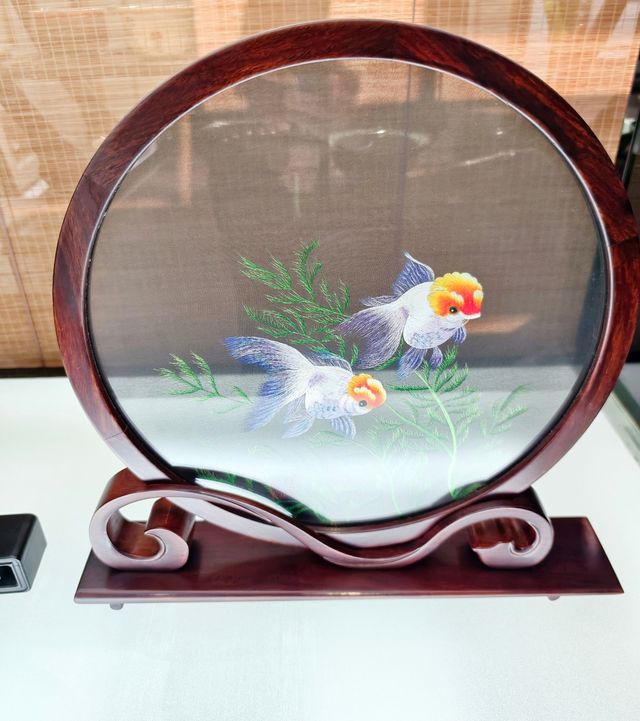 發現嶺南手作之美正反皆驚豔的雙面繡,每根線都在講故事 發現嶺南手作之美正反皆驚豔的雙面繡,每根線都在講故事