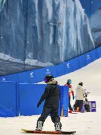 Shanghai’s Epic Indoor Ski Resort – Ice, Snow & Insta-Worthy Vibes!