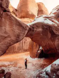 羚羊谷中文定制包車!華人司導帶玩國家公園
