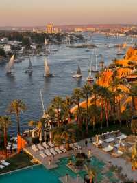 在埃及摸到了課本上的金字塔