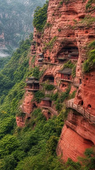 The breeze from Yunya Temple, a 17℃ summer keeps me deep in Guanshan