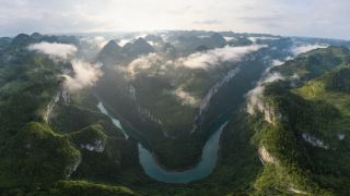The Wushan Gorge sunset tour is hidden in the wild romance of Guizhou.