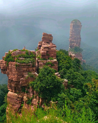 Zhangshiyan, Hebei | A rare "three-tiered red cliff" wonder in northern China!