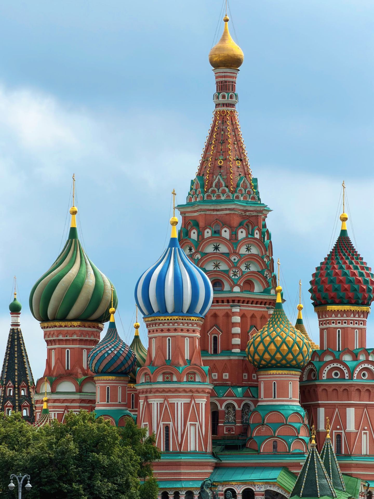 Back from Russia. I've written a guide and am happy to answer any questions.