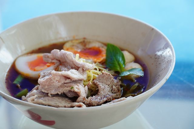 ก๋วยเตี๋ยวเรือห้อยขา ริมน้ำ อยุธยา