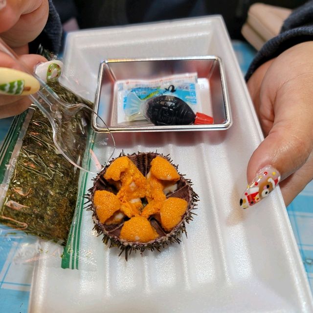 ของกินอร่อยๆ ที่ Kuromon Market in Japan