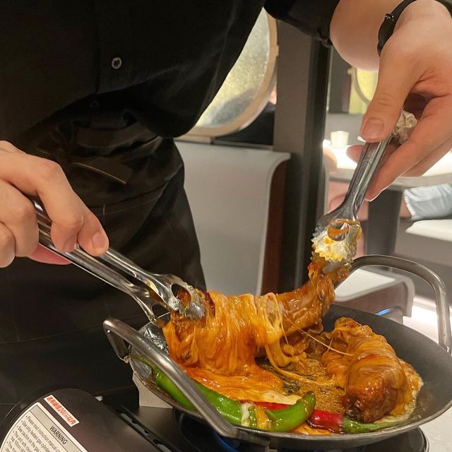 韓國人氣No.1的手工炸雞專門店《Yadllie Plate》登陸荃灣海之戀