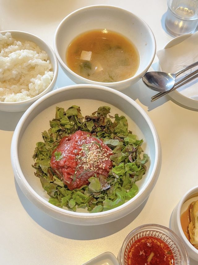 비주얼도 좋고 맛도 좋은 황리단길 한정식