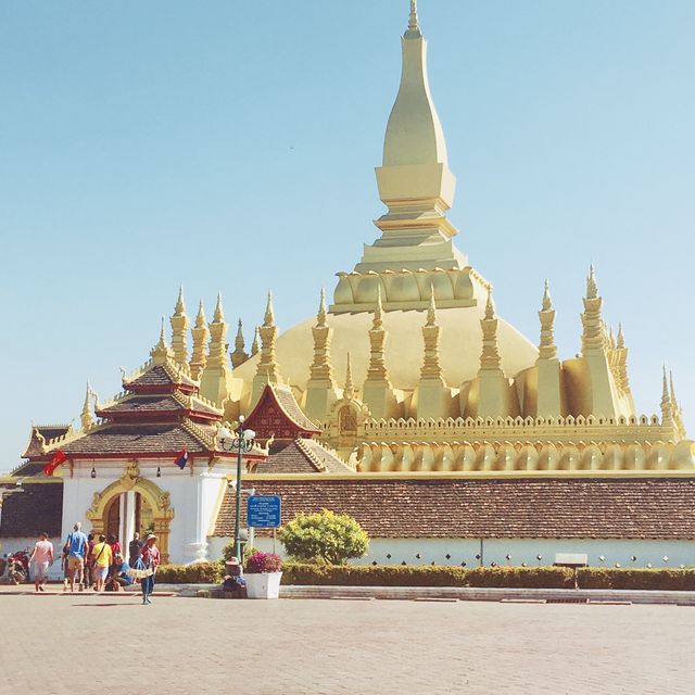 Vientiane Great Golden Stupa 😮