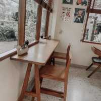 Caterpillar cafe