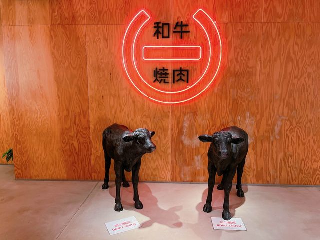 大量和牛、海鮮、小食及甜品任點任食，食物種類夠晒多元化，性價比極高，值得一試~