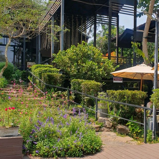 The Chocolate Factory ร้านชอคโกแลตแสนอร่อย